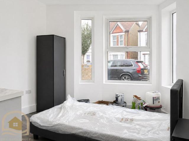 House for rent in Southall Green, Greater London