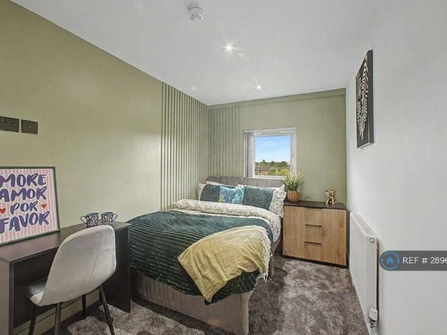 House for rent in Reddish, Greater Manchester