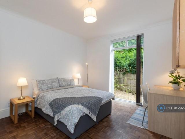 House for rent in Sydenham, Green Close
