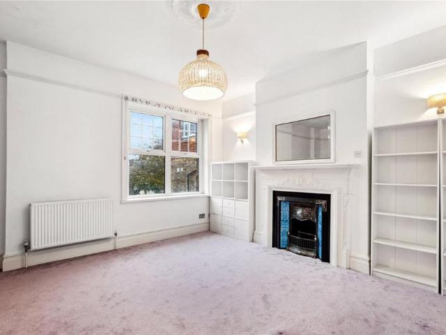 House for rent in London Borough of Ealing, Greater London