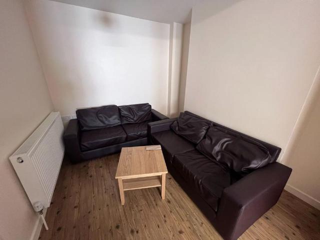 House for rent in Nangreaves, Wales
