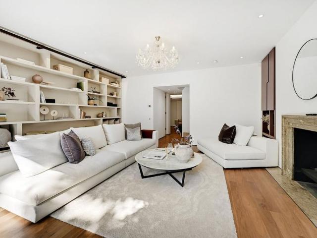 House for rent in Belgravia, Greater London