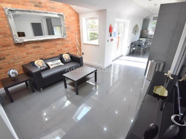 House for rent in Newtown, Reading