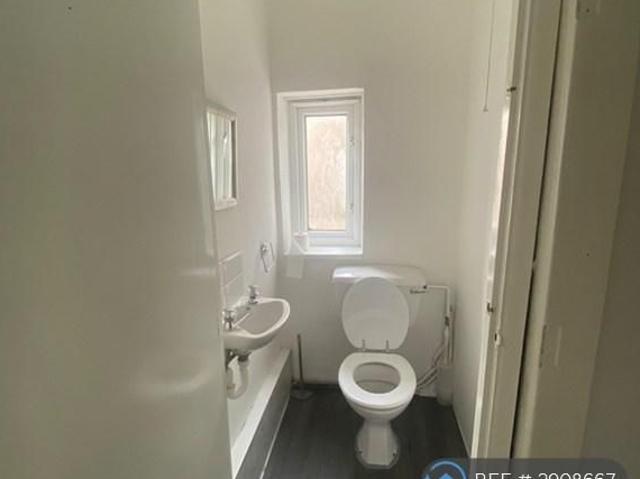 House for rent in Nangreaves, Wales