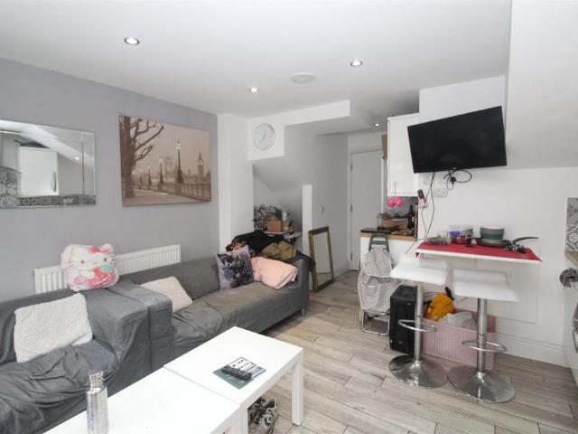 House for rent in Falcon Lodge, Wales