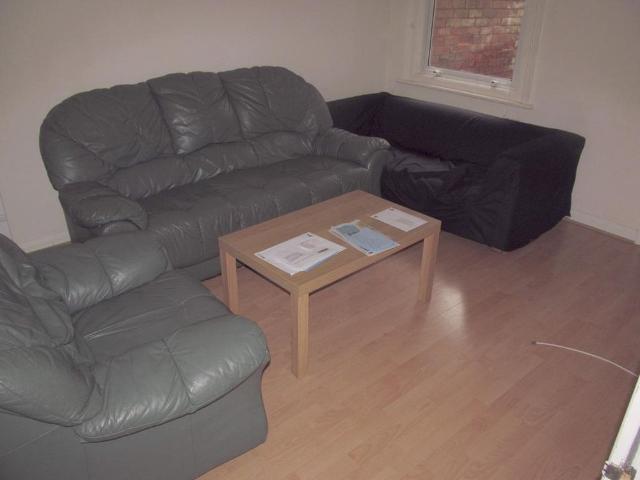 House for rent in Newtown, Reading