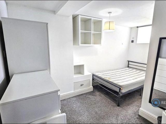 House for rent in Falcon Lodge, Wales