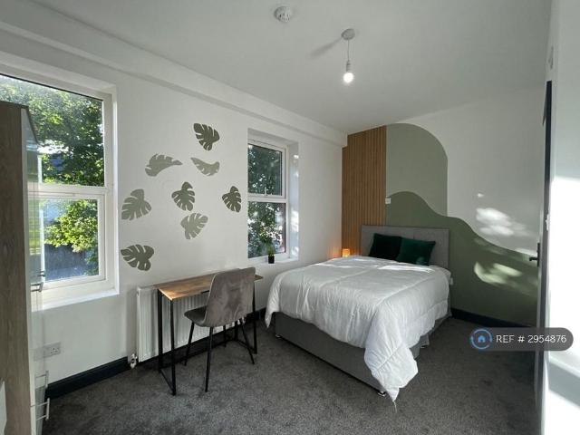 Room for rent in Allerton, Calderstones