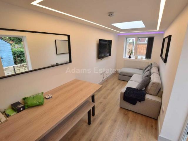 House for rent in Newtown, Reading