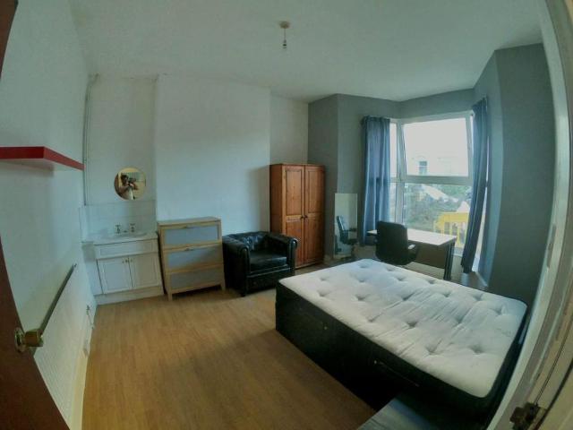Room for rent in Nangreaves, Wales
