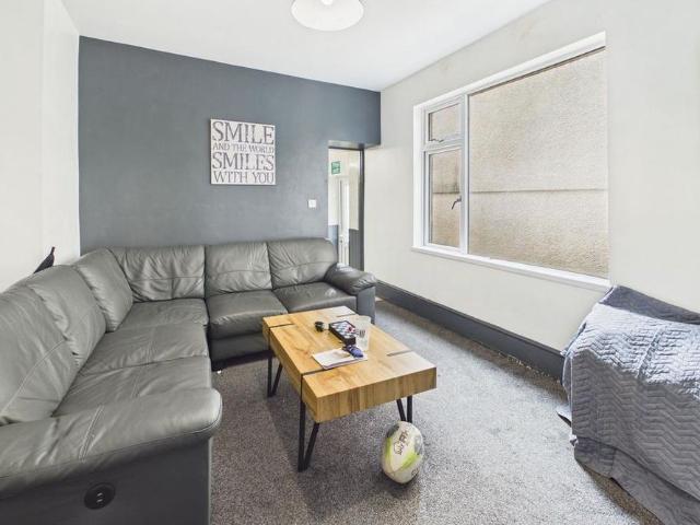 Room for rent in Nangreaves, Wales