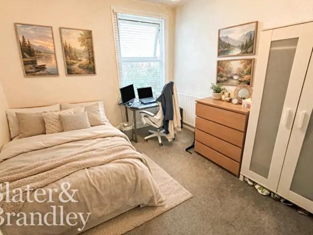 Apartment for rent in Compton Acres, Barton In Fabis