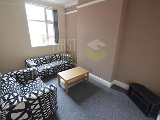 Apartment for rent in West End, Old Wharf