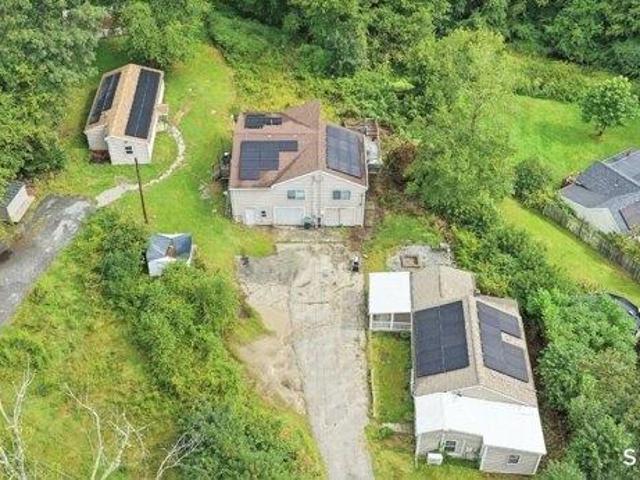 House for sale in North Grosvenordale, Thompson