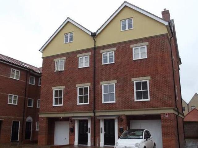 House for rent in Heigham Grove, East Bank