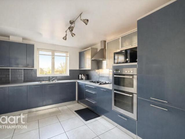 Townhouse for sale in Northampton, Northamptonshire