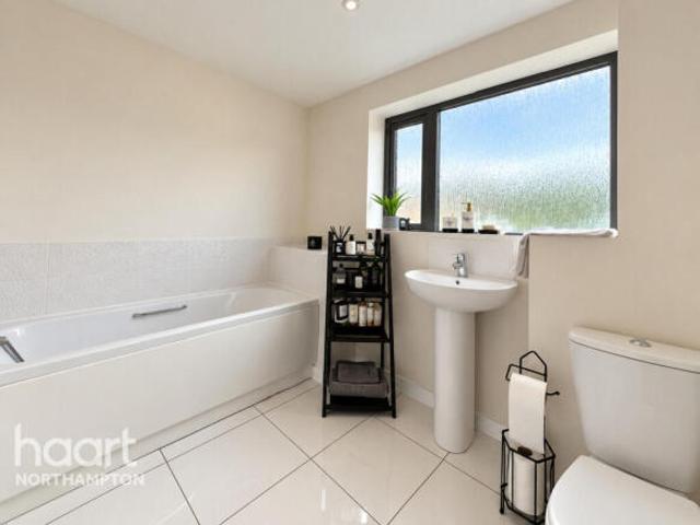 Townhouse for sale in Northampton, Northamptonshire