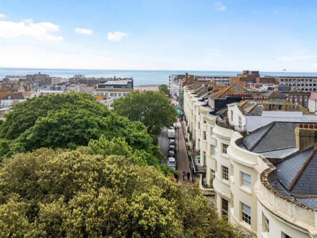 Townhouse for sale in Worthing, West Sussex