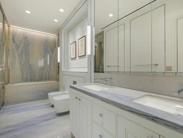 Apartment for sale in Knightsbridge, Greater London