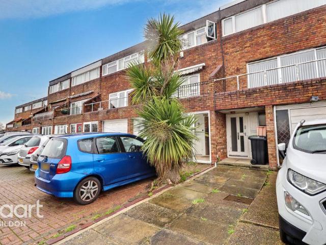 House for sale in Lee Chapel, Basildon