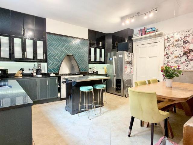 House for sale in Priors Park, Tewkesbury