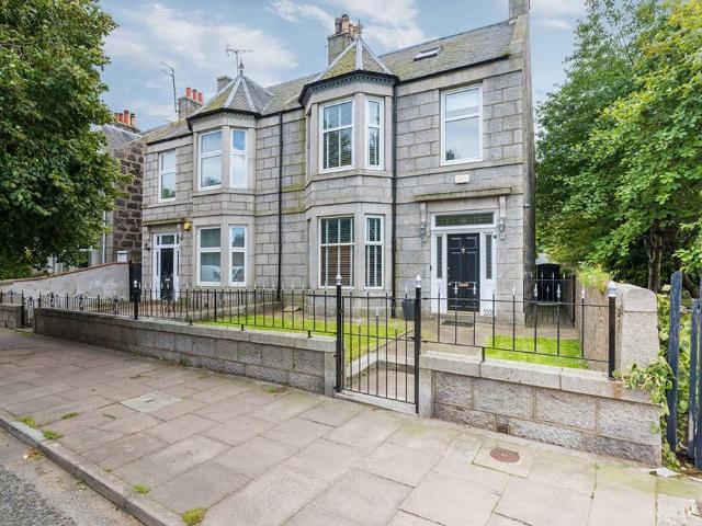 House for sale in Ballindoch, Scotland