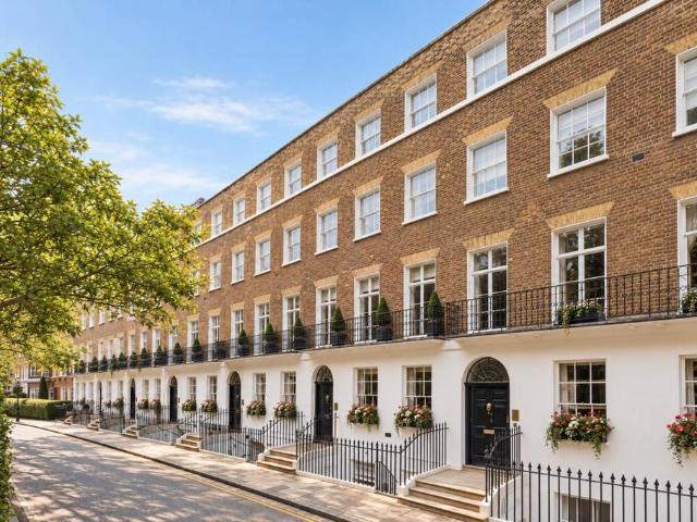 House for sale in Royal Borough of Kensington and Chelsea, Greater London