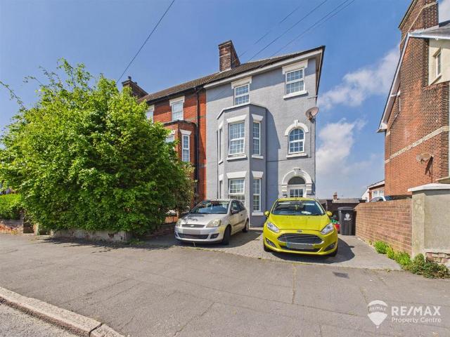 House for sale in Dale Hill, Essex