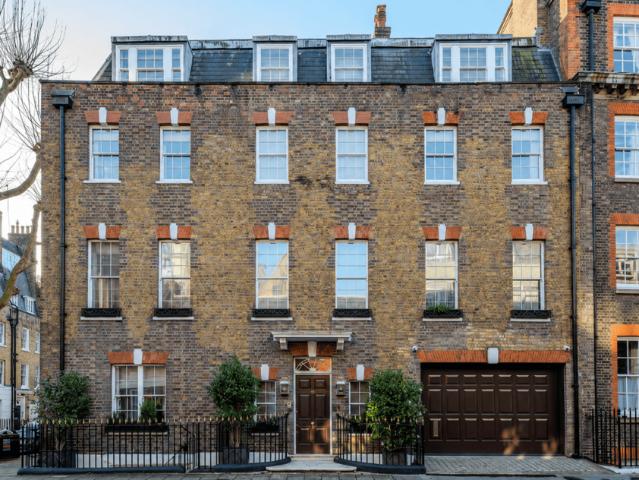 House for sale in Victoria, Greater London