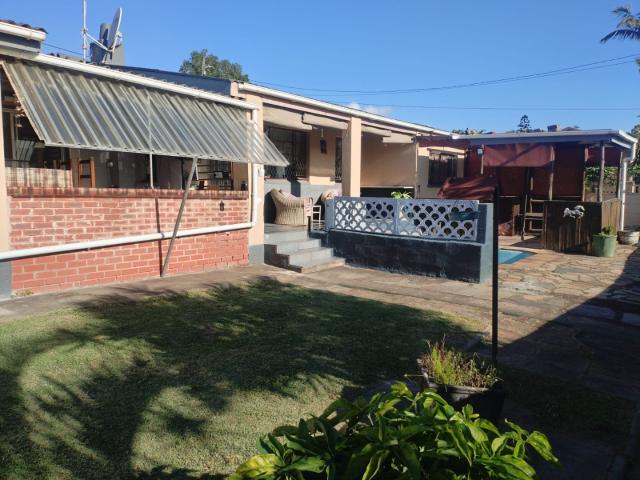 Townhouse for sale in Queensburgh, Kwazulu-natal