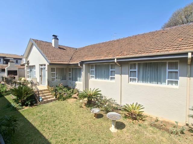 Townhouse for sale in Vosloorus, Gauteng