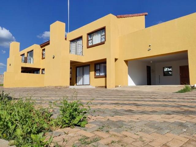 Townhouse for sale in Seshego, Limpopo