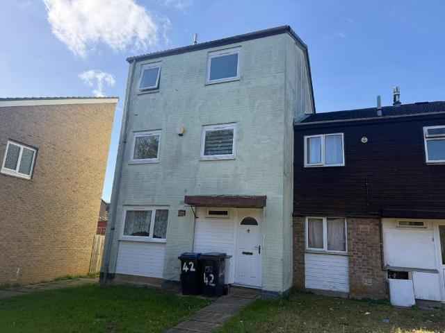 House for rent in Thorplands, Northampton