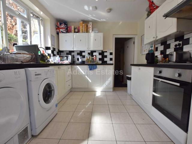 House for rent in Newtown, Reading