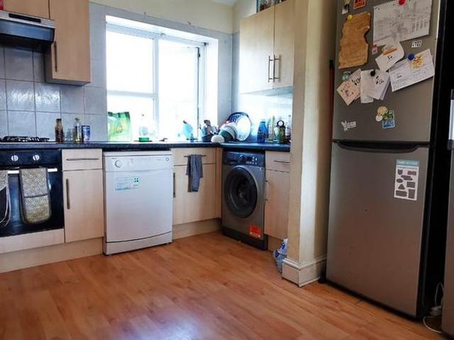 Townhouse for rent in Bromley-by-Bow, Cat Hill