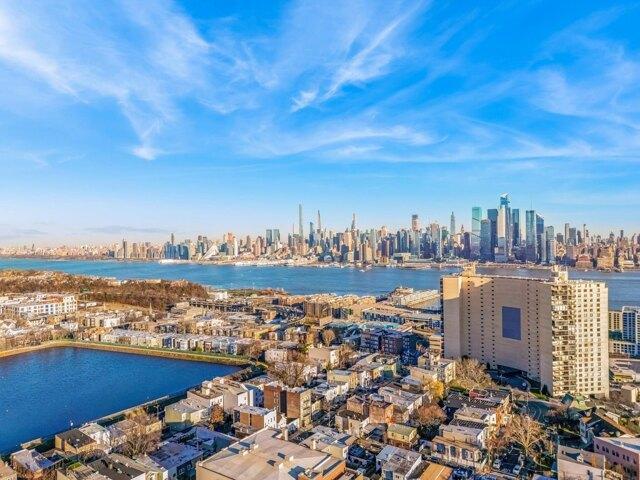 House for sale in Hudson, New Jersey
