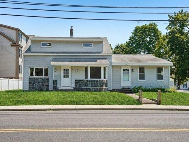 House for sale in North Uxbridge, Massachusetts