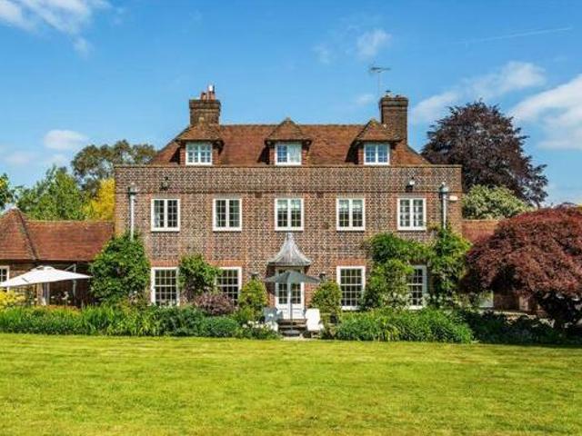 House for sale in Fole, Surrey