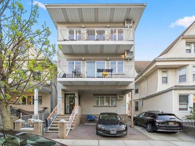 House for sale in Hudson, New Jersey