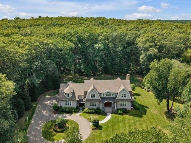 House for sale in Weston, Middlesex County