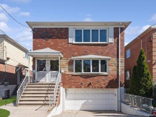 House for sale in Queens, Arverne