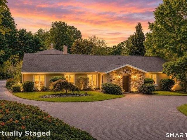 House for sale in Woodbury, Connecticut