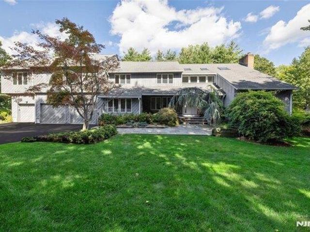 House for sale in Woodcliff Lake, New Jersey