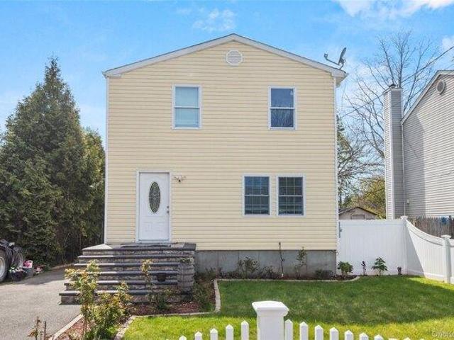 House for sale in Babylon, New York