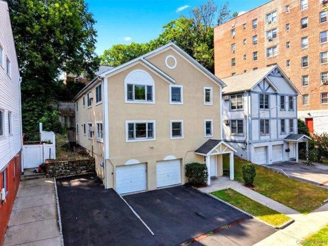 House for sale in The Bronx, Glenwood
