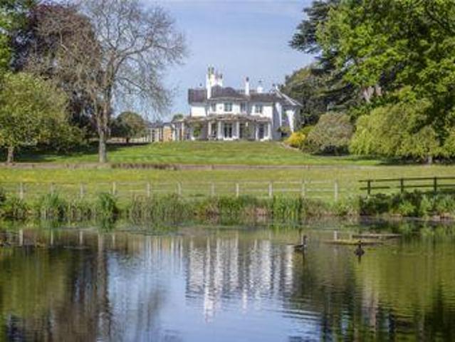 House for sale in Uxbridge, Greater London