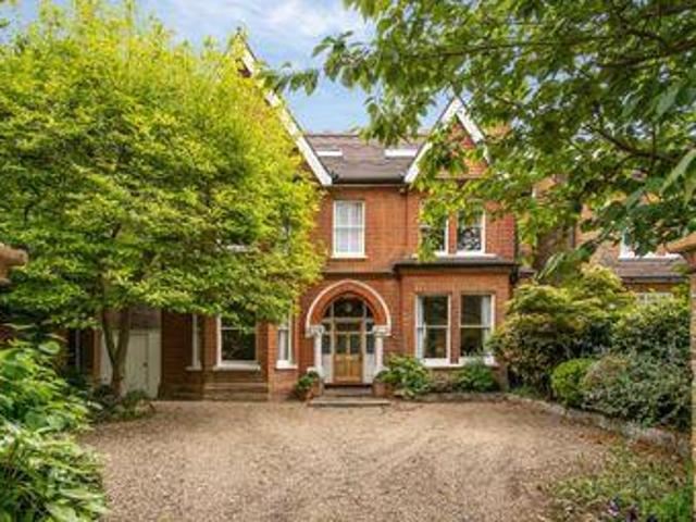 House for sale in Kingston Upon Thames, Greater London