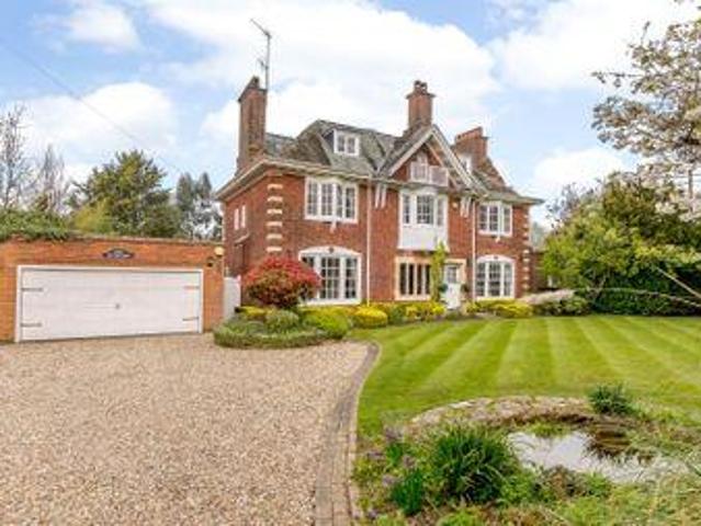 House for sale in Potters Bar, Hertfordshire