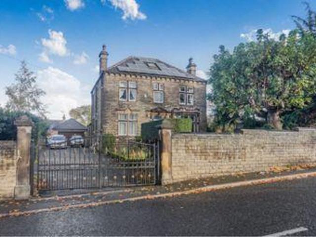 House for sale in Batley, West Yorkshire