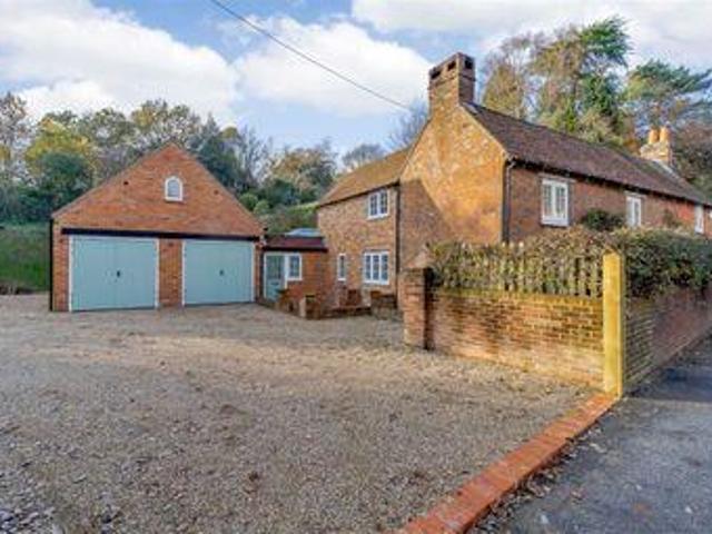 House for sale in Fole, Surrey